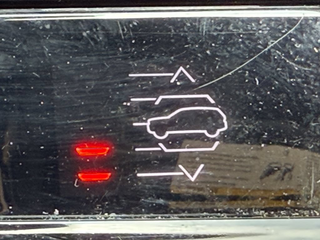 Used 2024 Jeep Grand Cherokee L Summit w/ Luxury Tech Group V AWD/4WD image 36