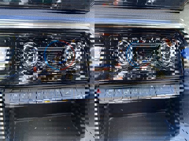 Used 2024 GMC Sierra 2500 Denali w/ Denali Reserve Package image 19