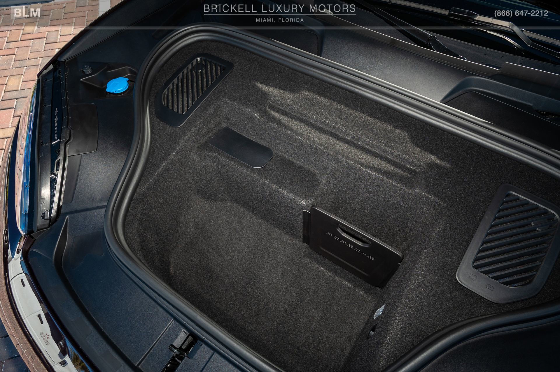 Used 2025 Porsche Macan 4 Electric image 41