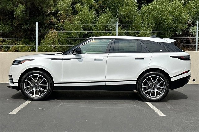New 2026 Land Rover Range Rover Velar Dynamic SE image 2