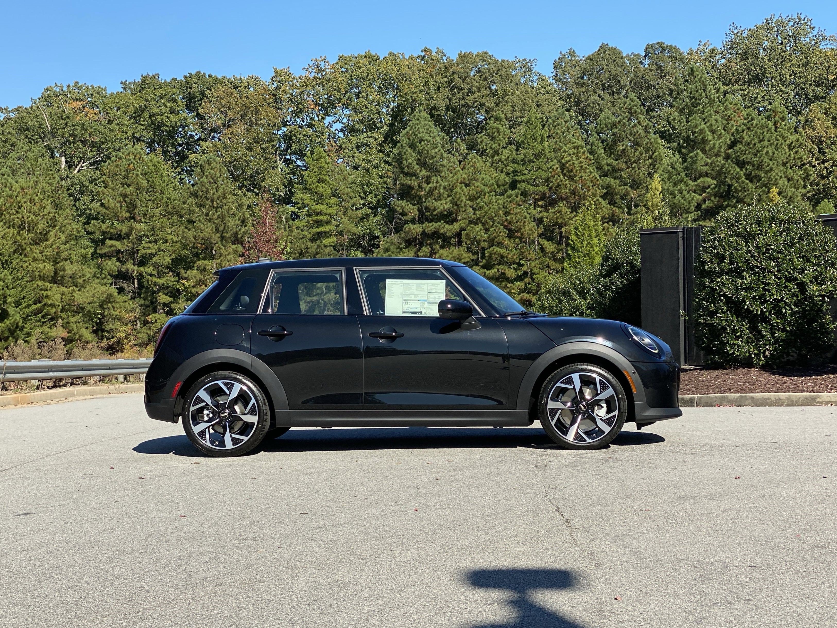 Used 2026 MINI Cooper 4-Door Hardtop FWD image 3