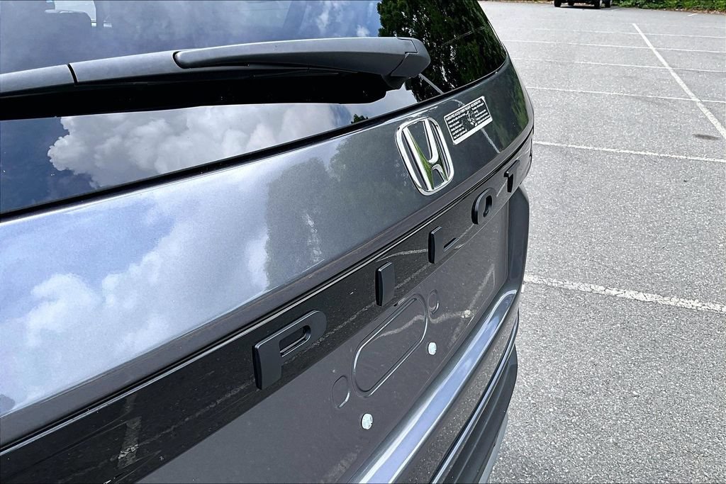 Used 2025 Honda Pilot Elite image 26