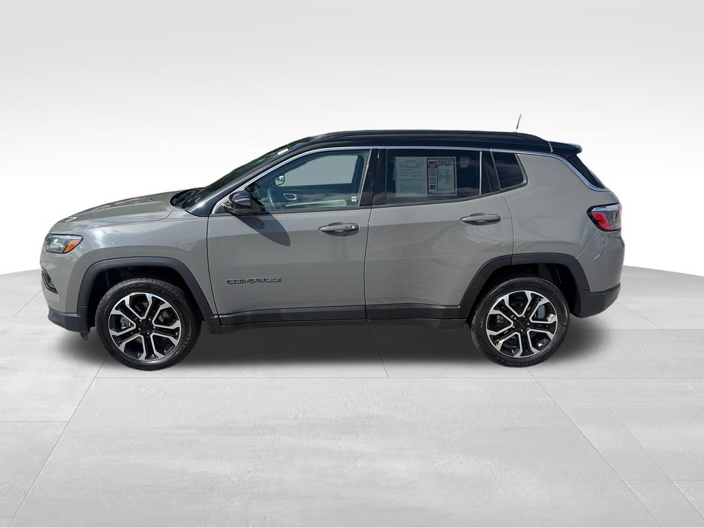 Used 2024 Jeep Compass Limited AWD/4WD image 3