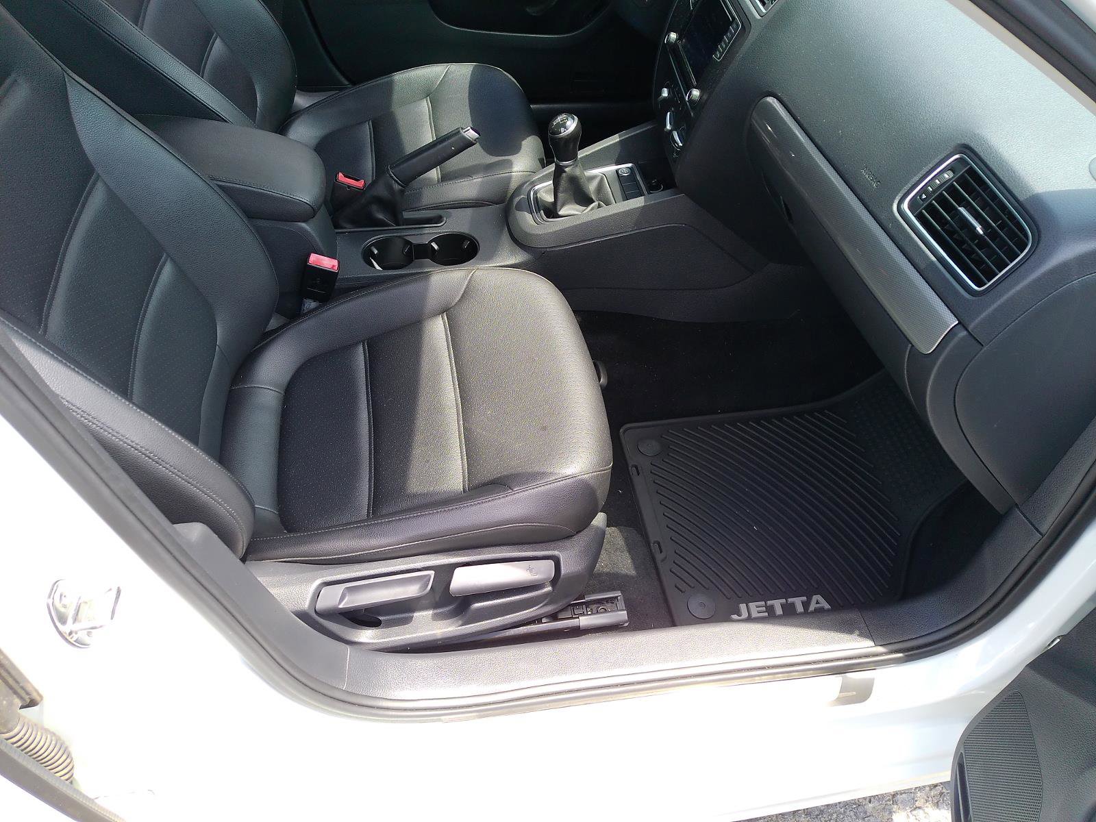 Used 2017 Volkswagen Jetta SE FWD image 28