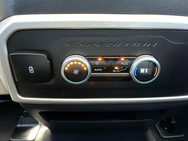 Used 2023 Ford Expedition XLT image 6