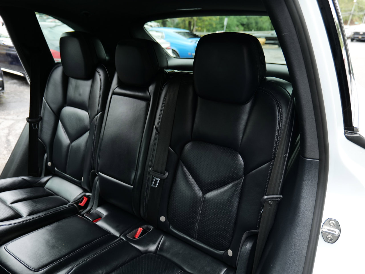 Used 2016 Porsche Cayenne image 48