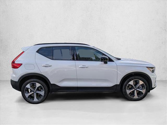 Used 2026 Volvo XC40 B5 Plus w/ Protection Package Premier AWD/4WD image 4