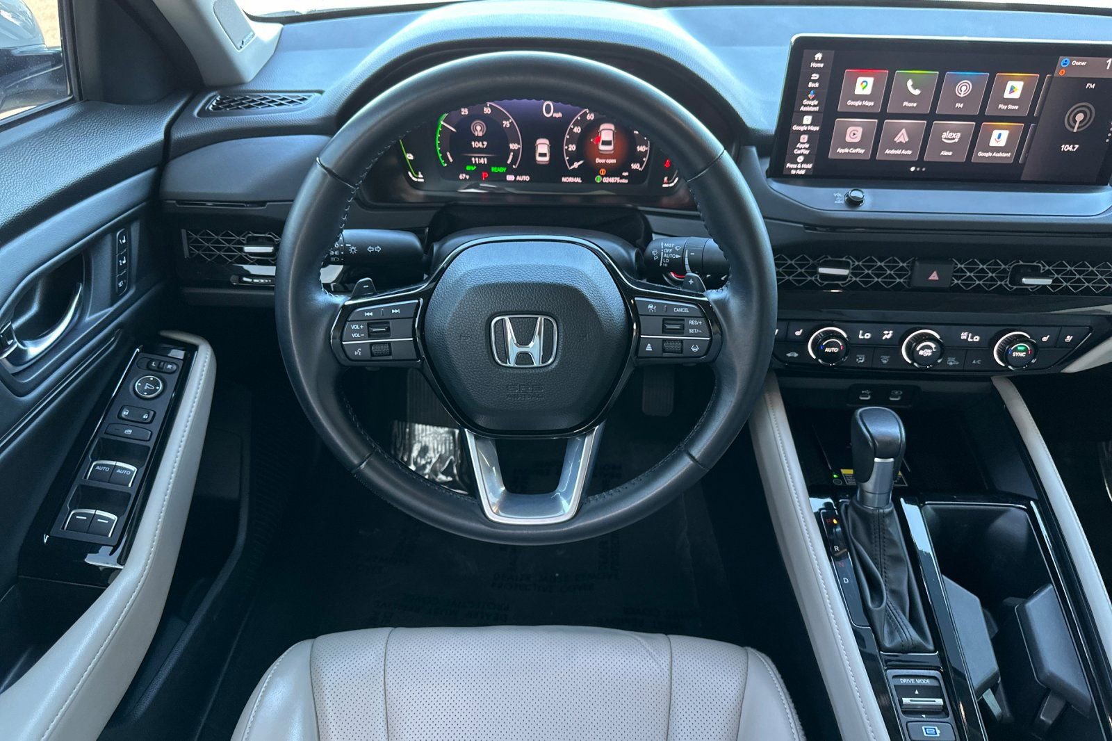 Used 2023 Honda Accord Touring image 14