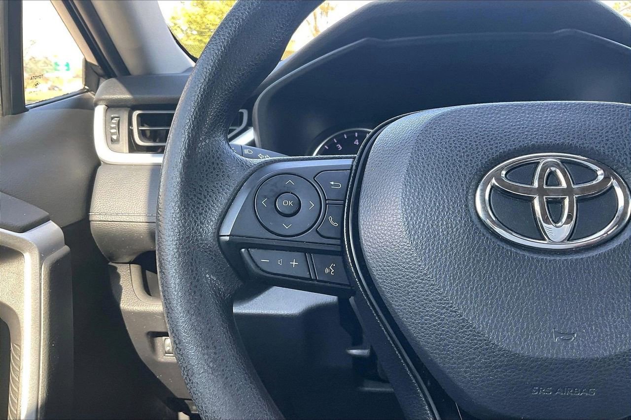 Used 2022 Toyota RAV4 XLE image 29