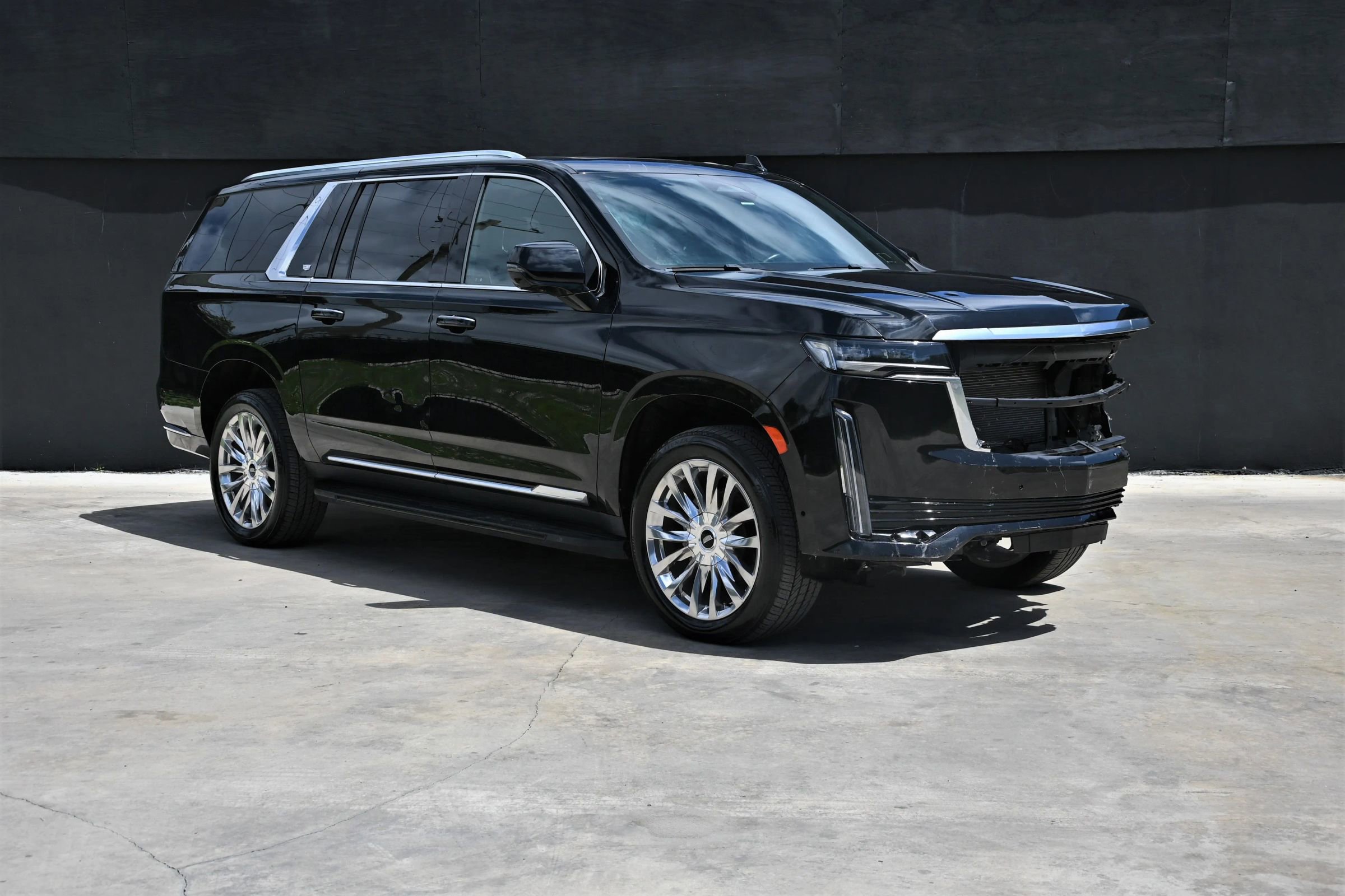 Used 2022 Cadillac Escalade ESV Premium Luxury AWD/4WD image 1