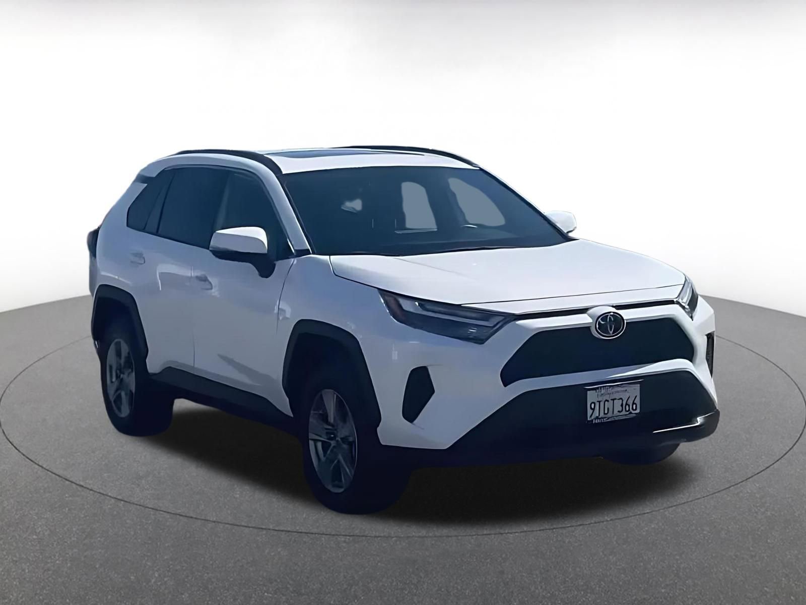 Used 2025 Toyota RAV4 XLE w/ Convenience Package AWD/4WD image 2