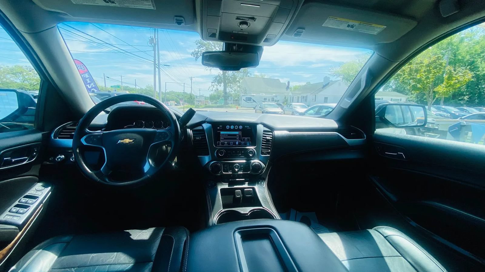 Used 2018 Chevrolet Suburban LT AWD/4WD image 8