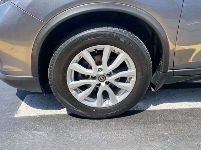 Used 2018 Nissan Rogue SV FWD image 12