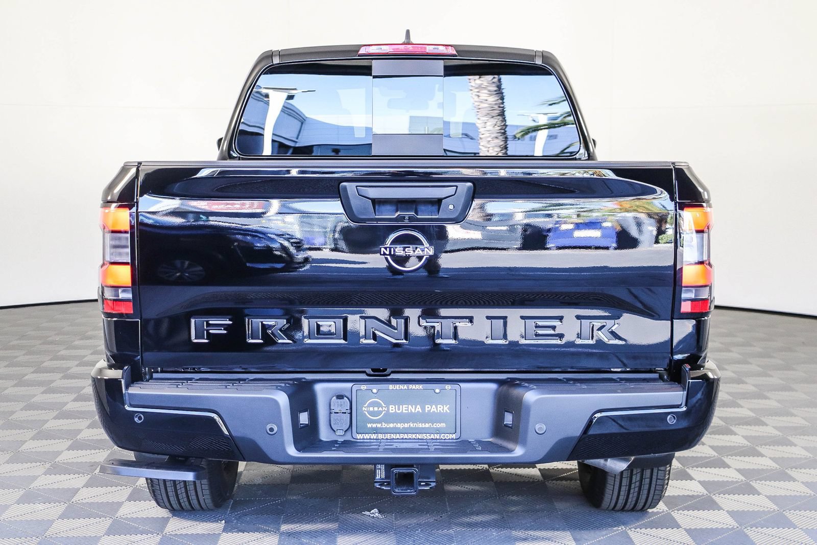 New 2027 Nissan Frontier SV w/ Tow Package RWD image 7