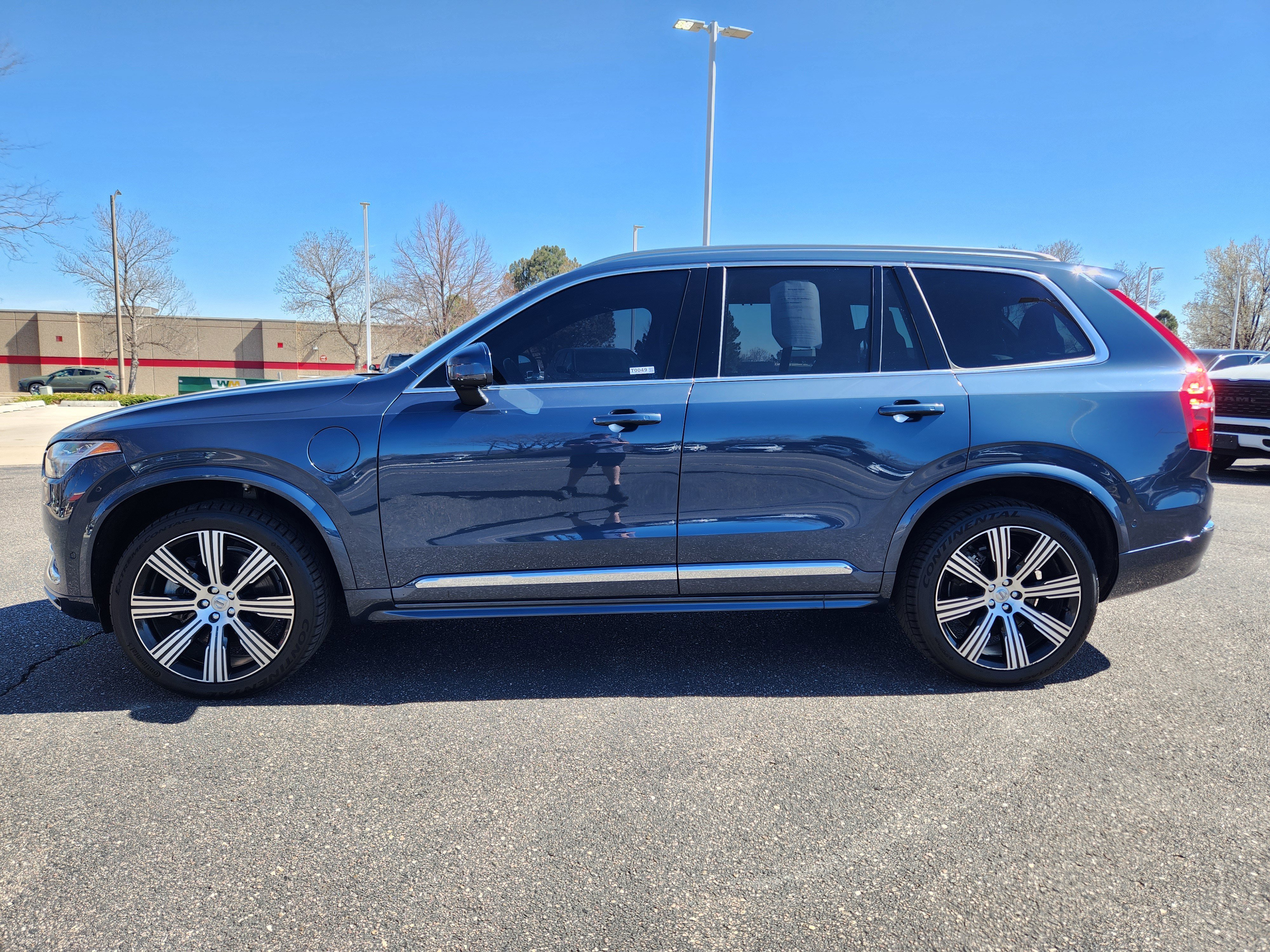 Certified 2024 Volvo XC90 T8 Ultimate w/ Protection Package Premier image 4