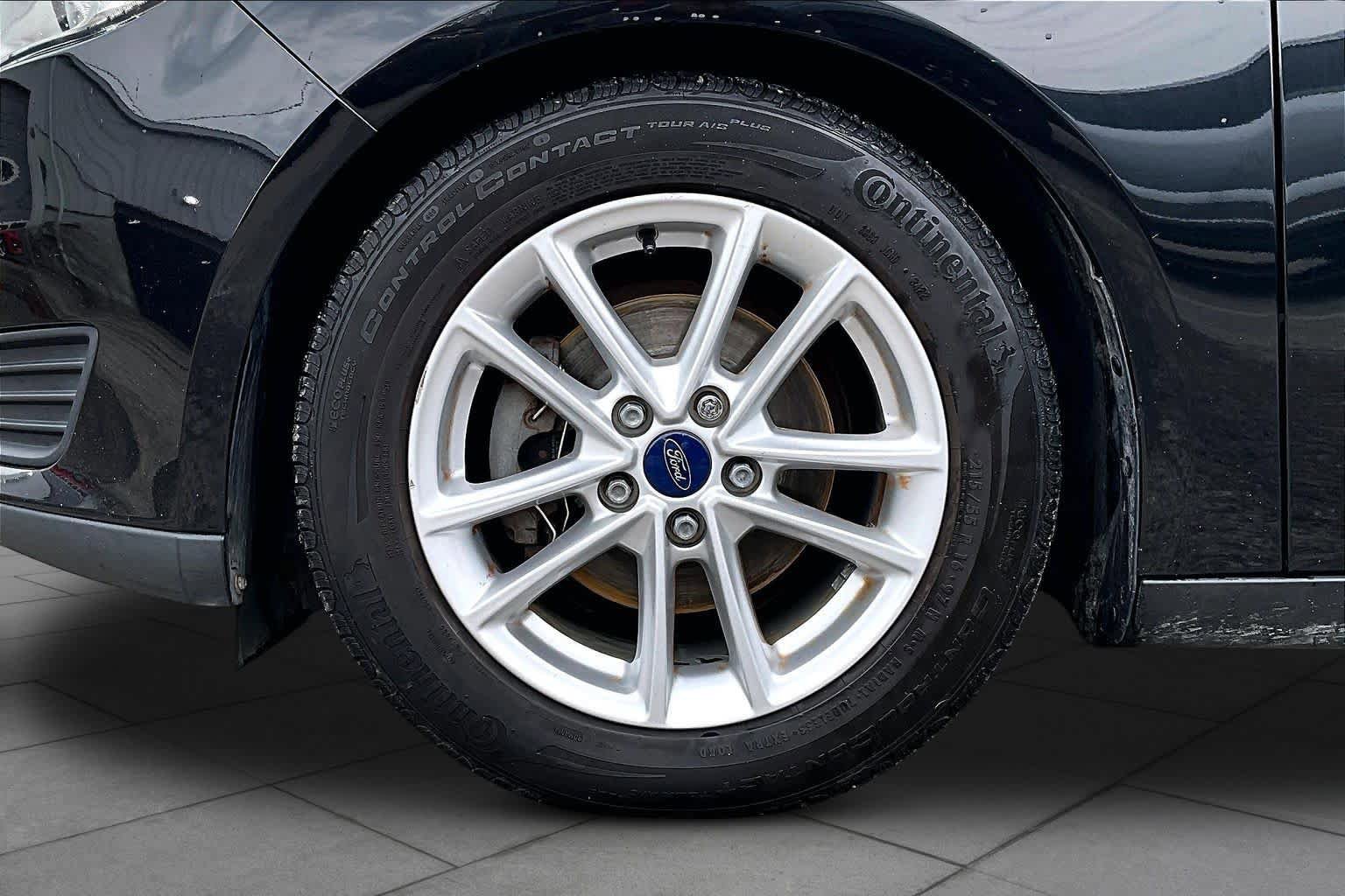 Used 2015 Ford Focus SE FWD image 11