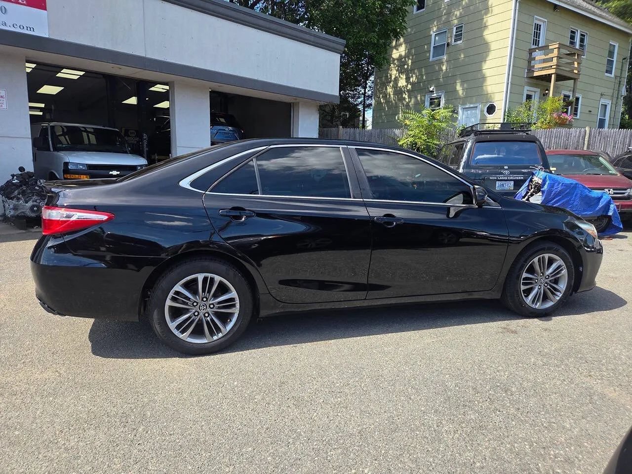 Used 2015 Toyota Camry SE FWD image 34