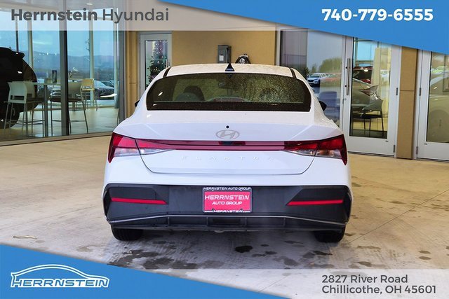 Used 2024 Hyundai Elantra SE image 31