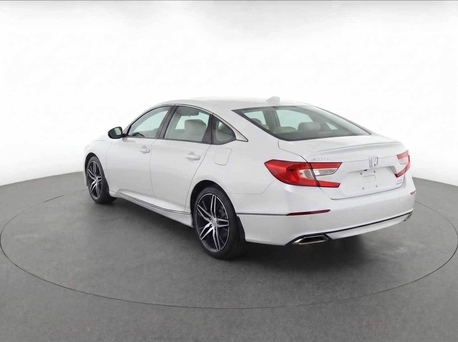 Used 2021 Honda Accord Touring image 4