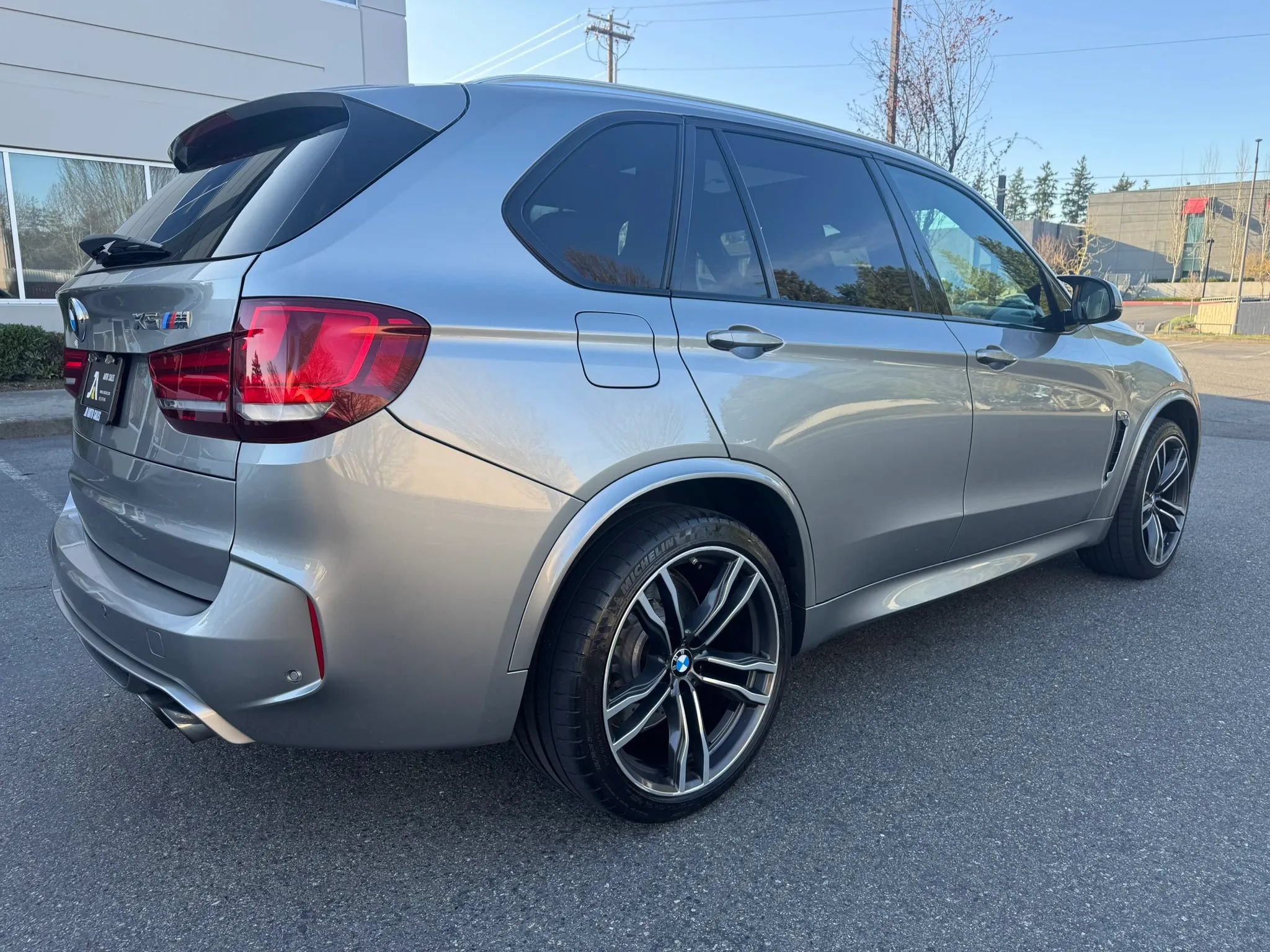 Used 2017 BMW X5 M AWD/4WD image 11