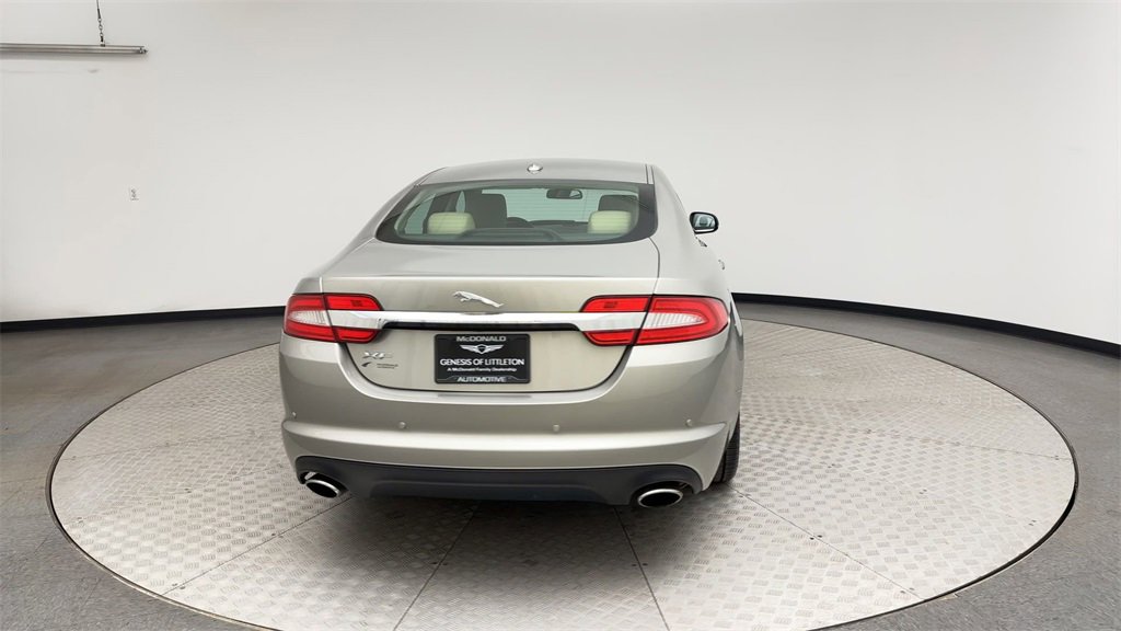 Used 2012 Jaguar XF image 3