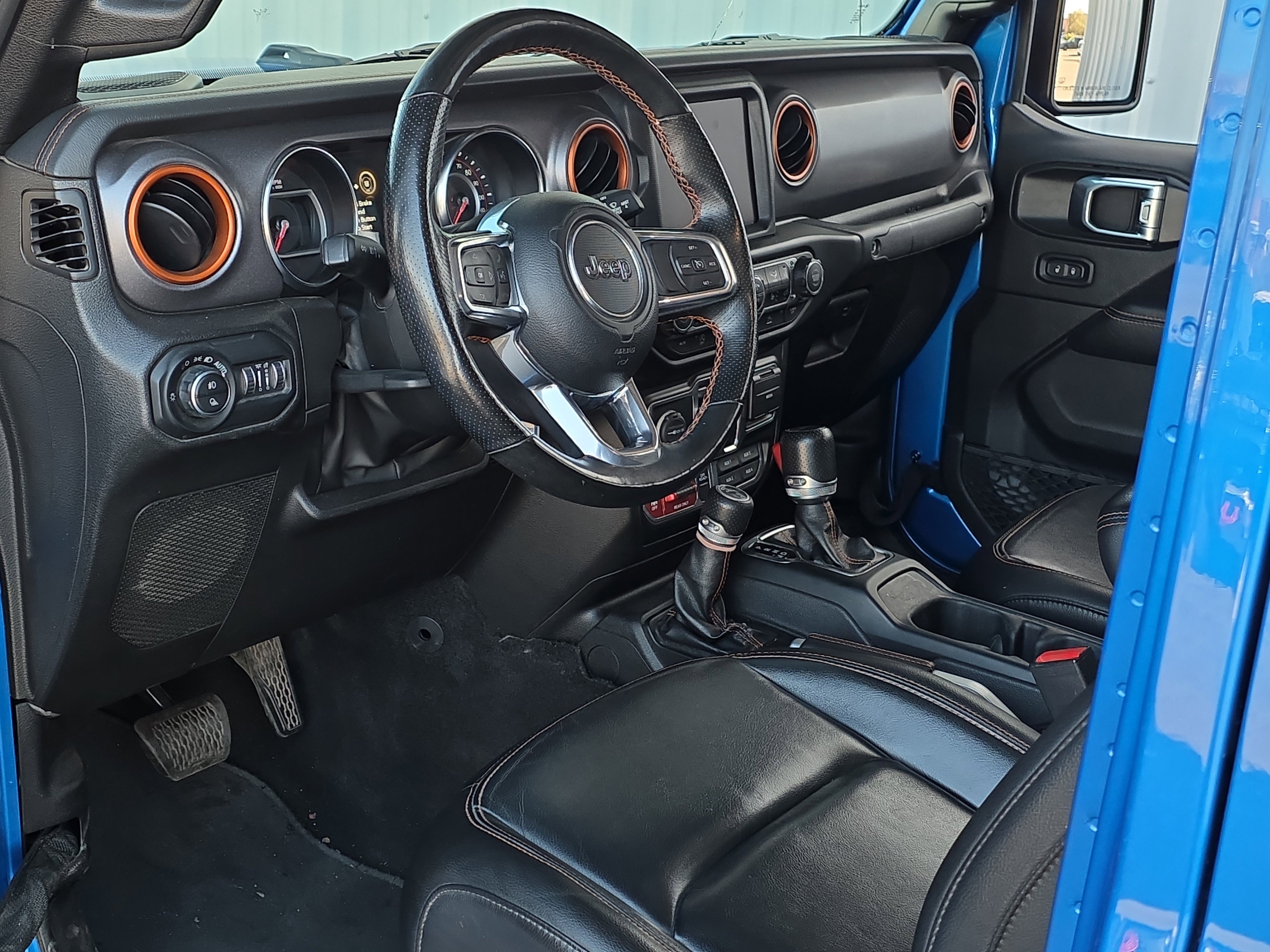 Used 2022 Jeep Gladiator Mojave w/ Cold Weather Group image 12