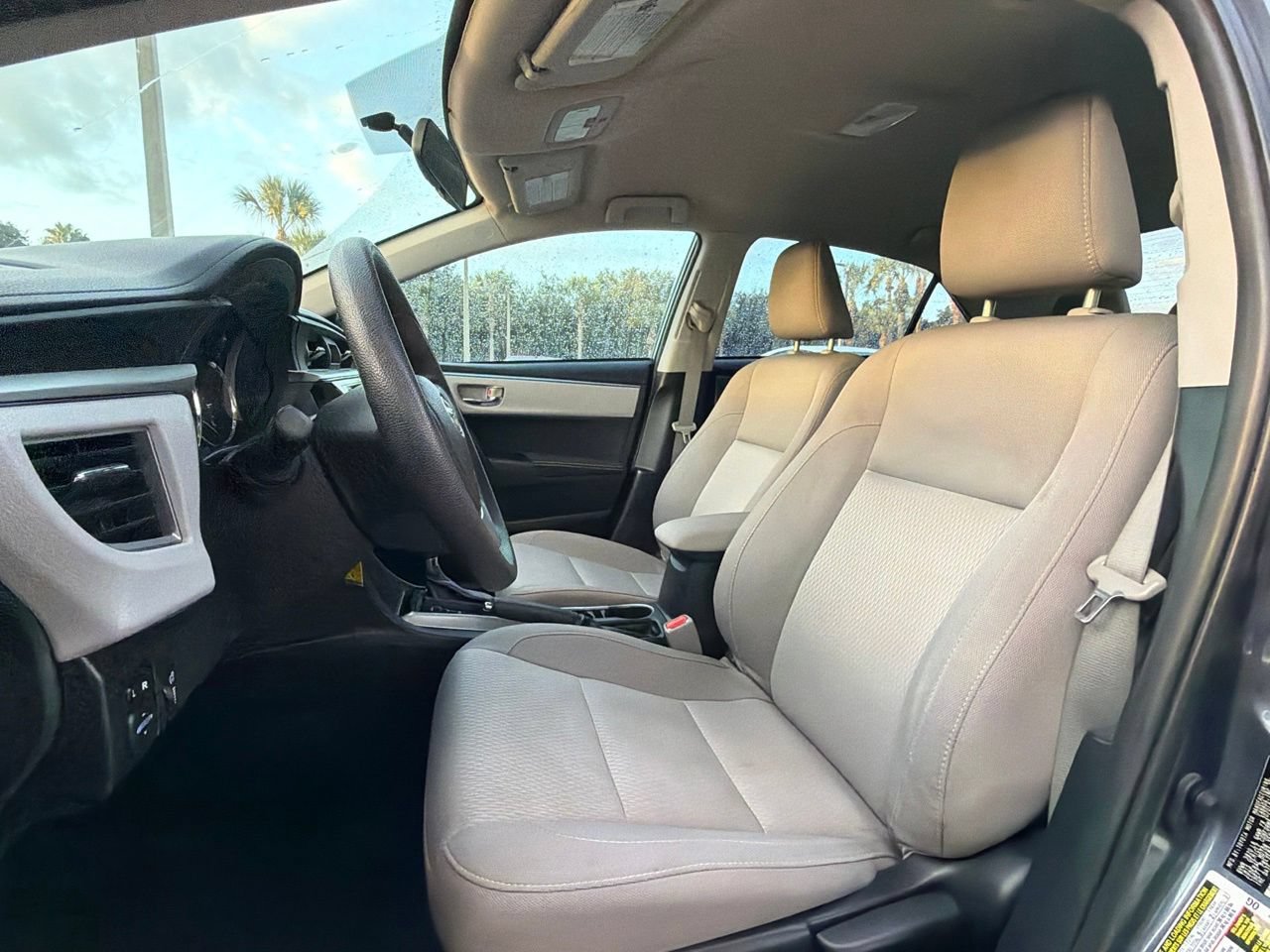 Used 2014 Toyota Corolla LE FWD image 6
