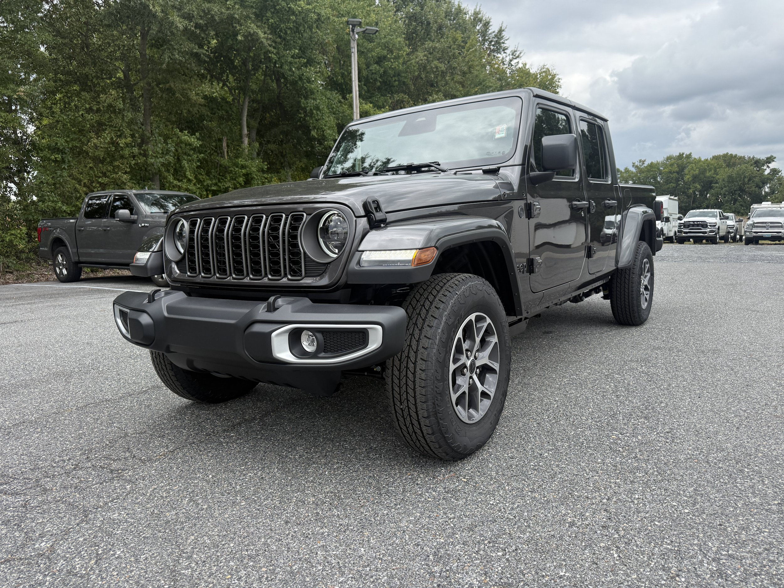 New 2027 Jeep Gladiator Sport AWD/4WD image 3