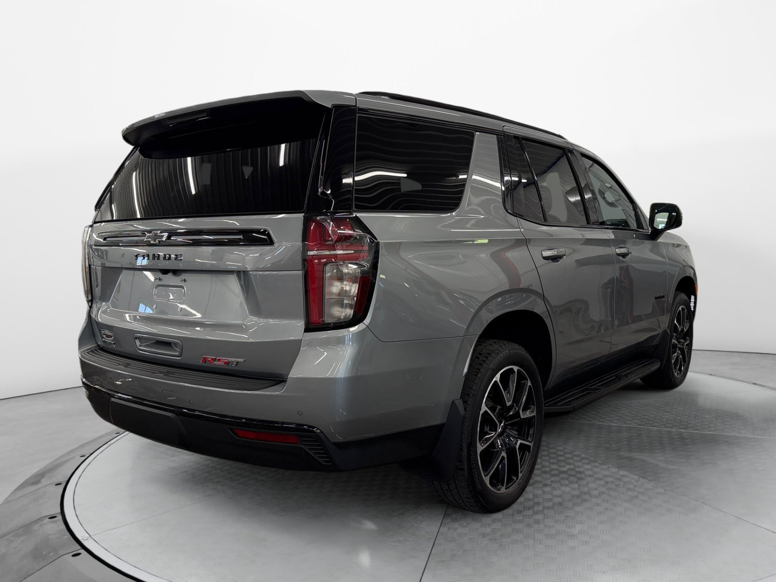 Used 2024 Chevrolet Tahoe RST w/ Luxury Package AWD/4WD image 5