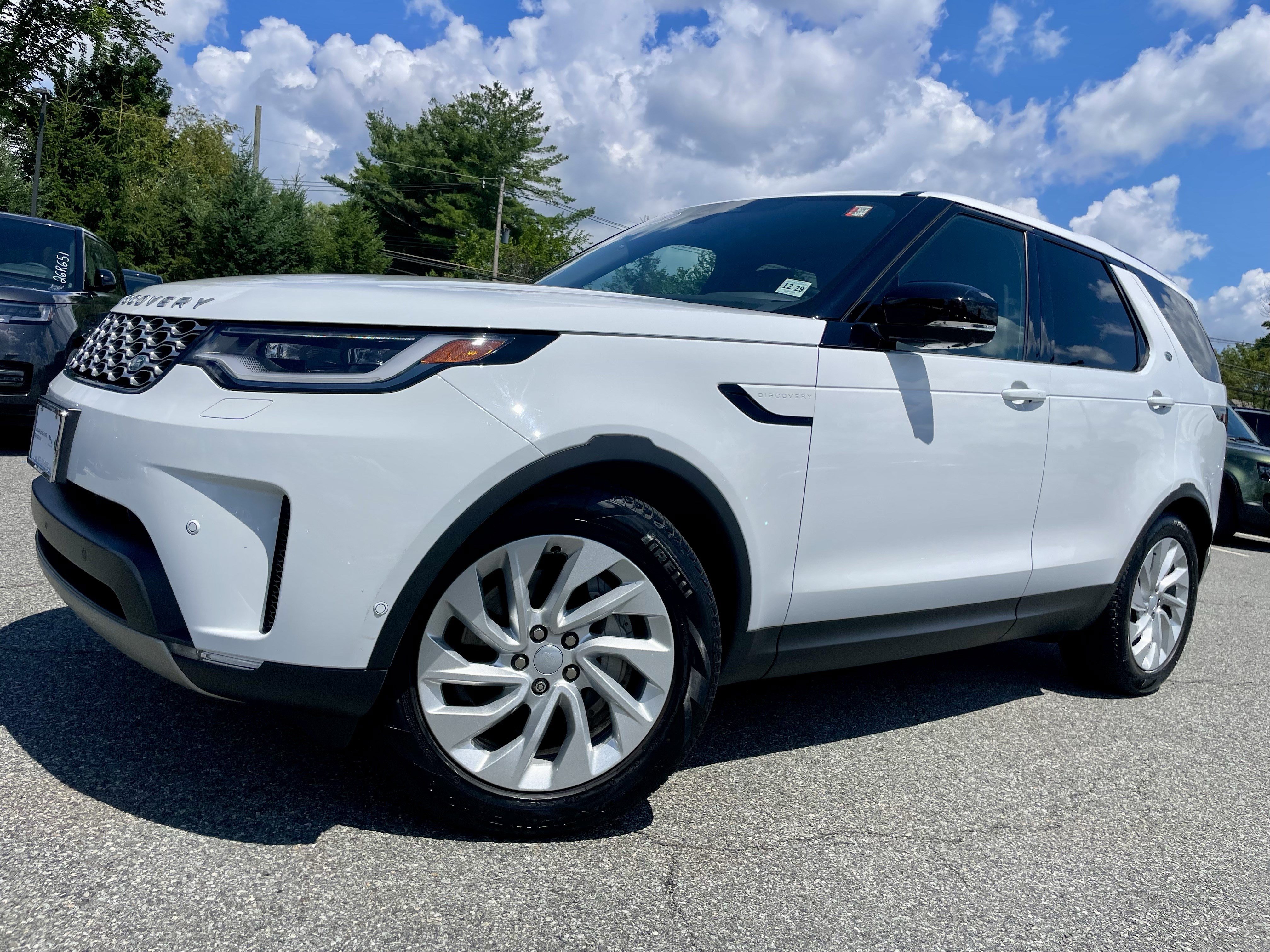 Certified 2025 Land Rover Discovery S AWD/4WD image 38
