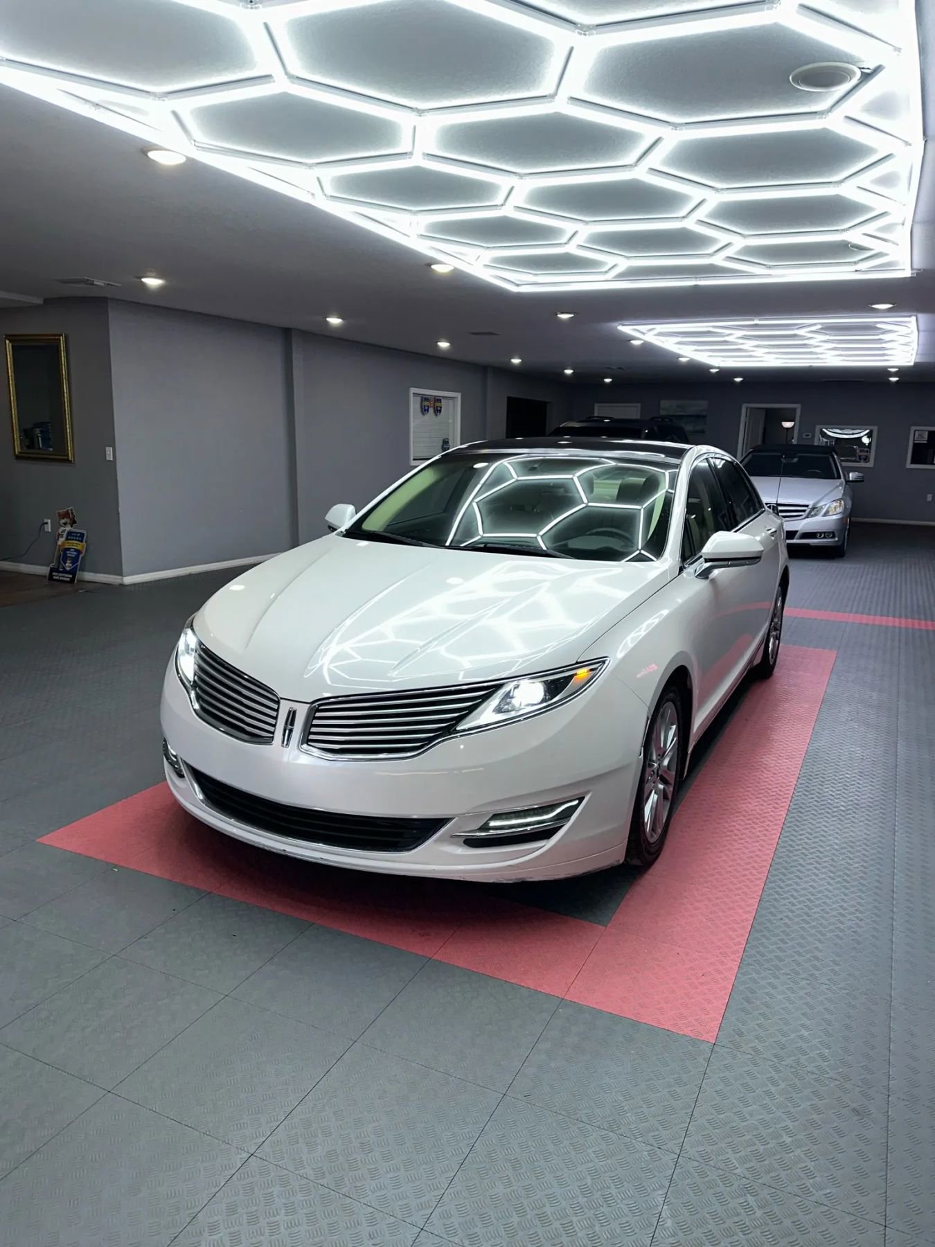 Used 2014 Lincoln MKZ w/ Equipment Group 101A Select image 2