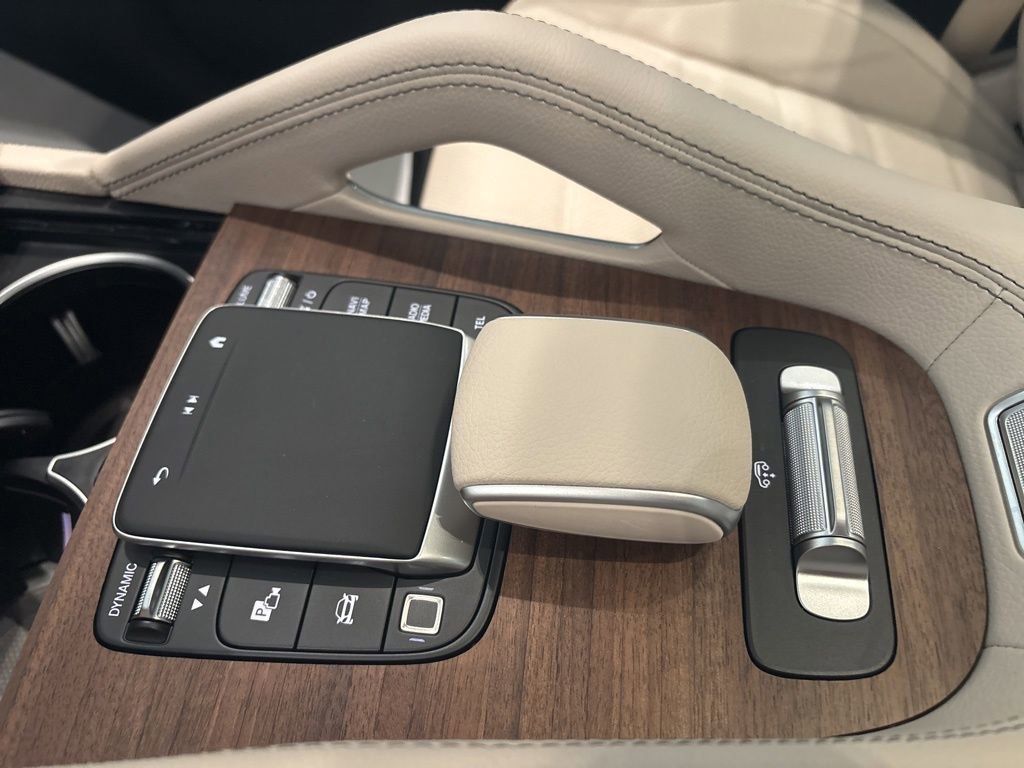 New 2026 Mercedes-Benz GLS 450 4MATIC image 10