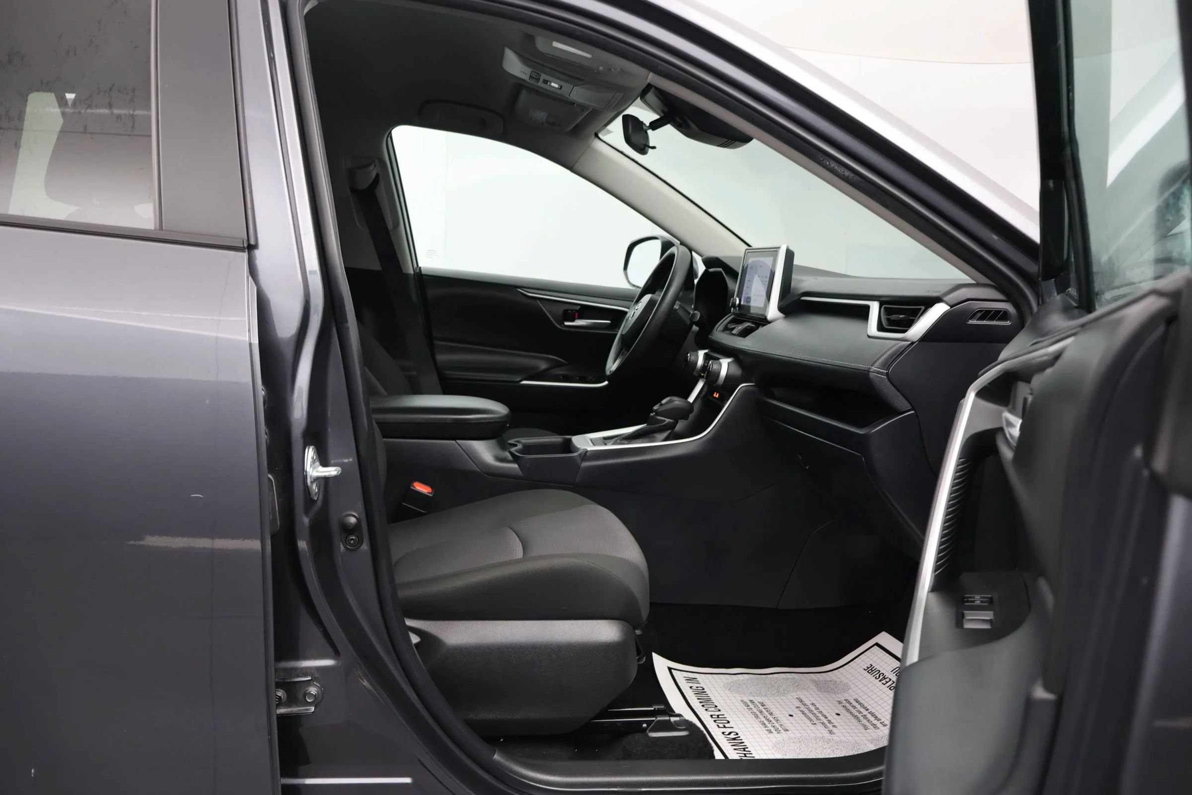 Used 2025 Toyota RAV4 XLE FWD image 14