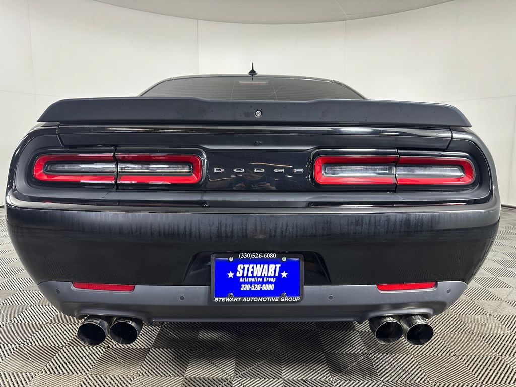Used 2015 Dodge Challenger R/T Scat Pack RWD image 4