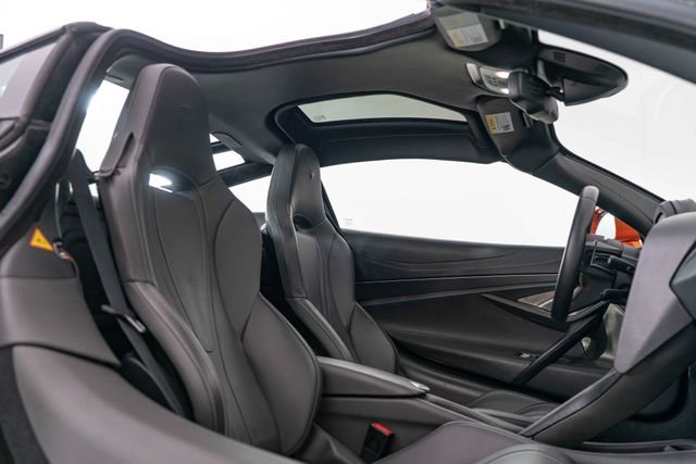 Used 2018 McLaren 720S RWD image 24