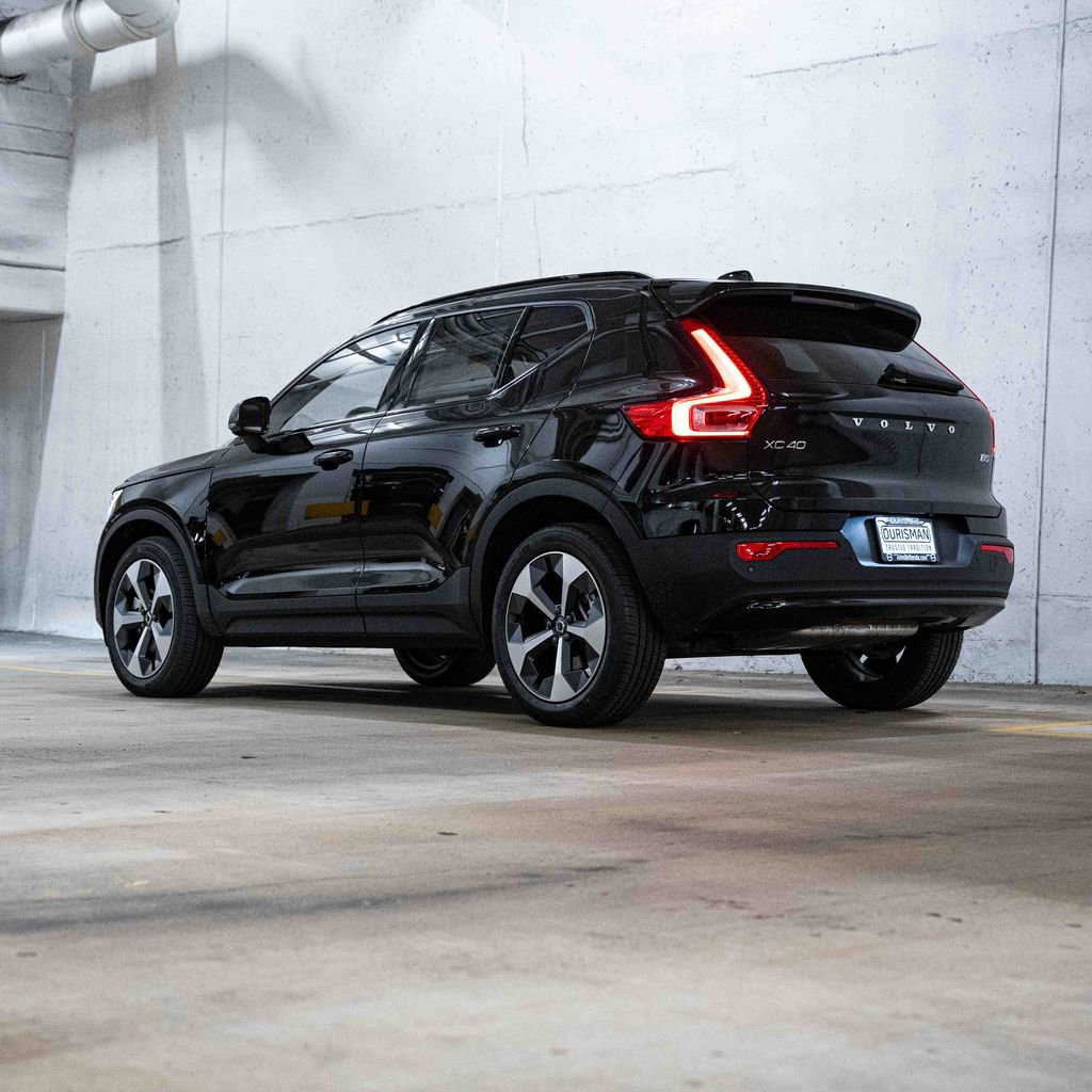 New 2026 Volvo XC40 B5 Plus w/ Climate Package image 6