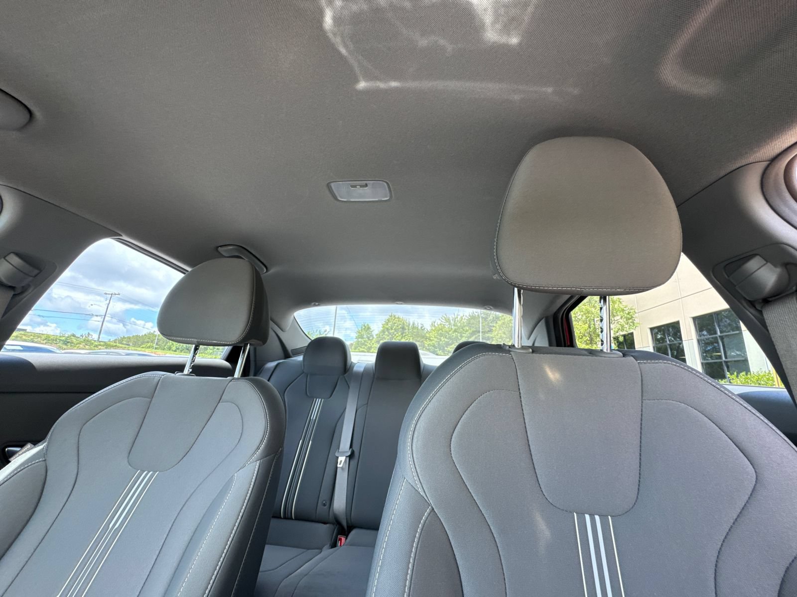 Used 2022 Hyundai Elantra SEL w/ Convenience Package FWD image 30