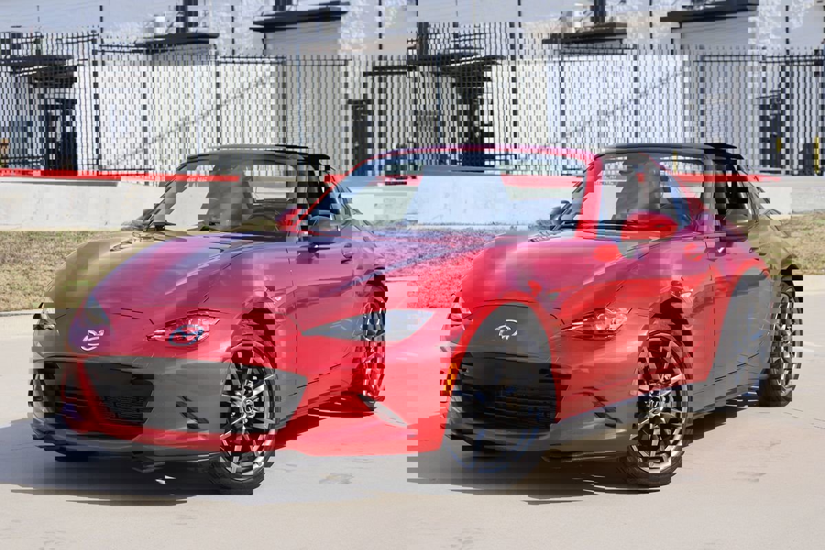 Used 2017 MAZDA MX-5 Miata RF Grand Touring image 6