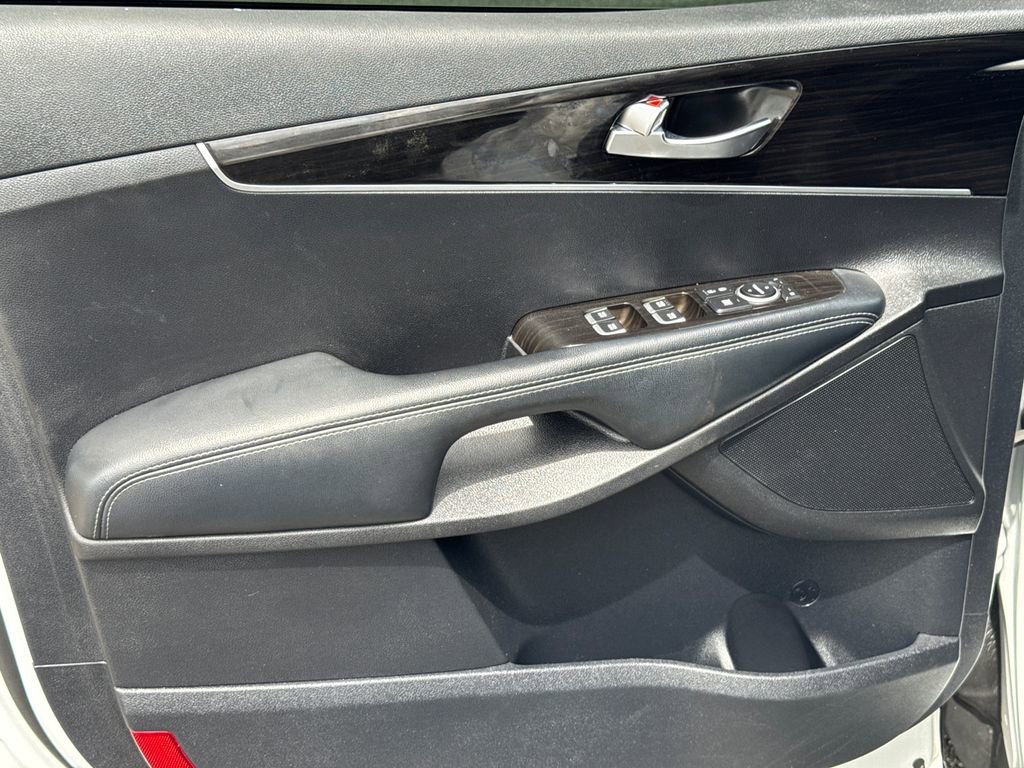Used 2019 Kia Sorento FWD image 10