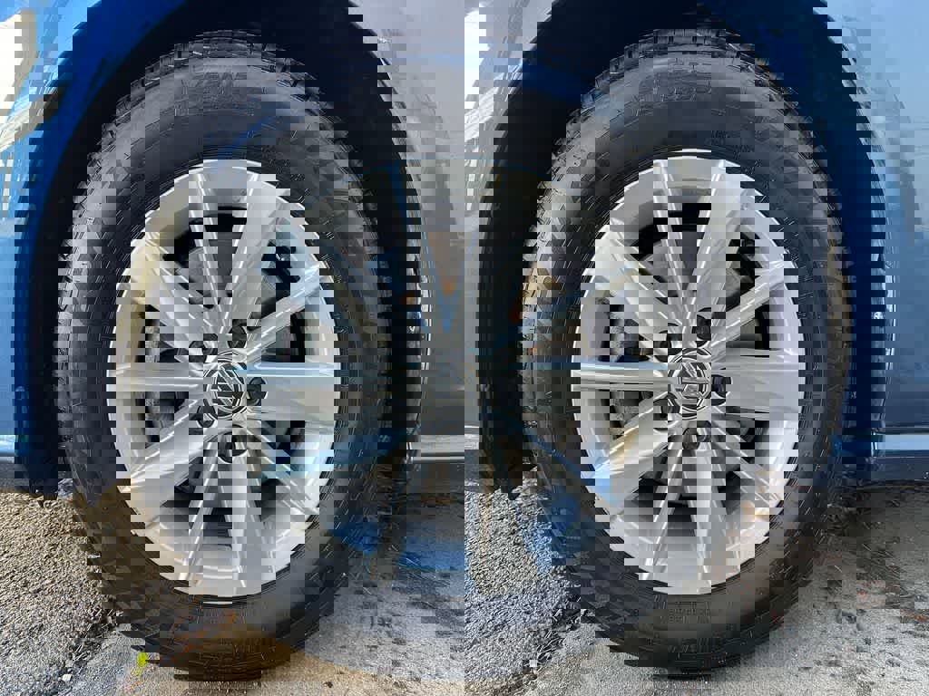 Used 2019 Volkswagen Golf S w/ Driver Assistance Package image 8