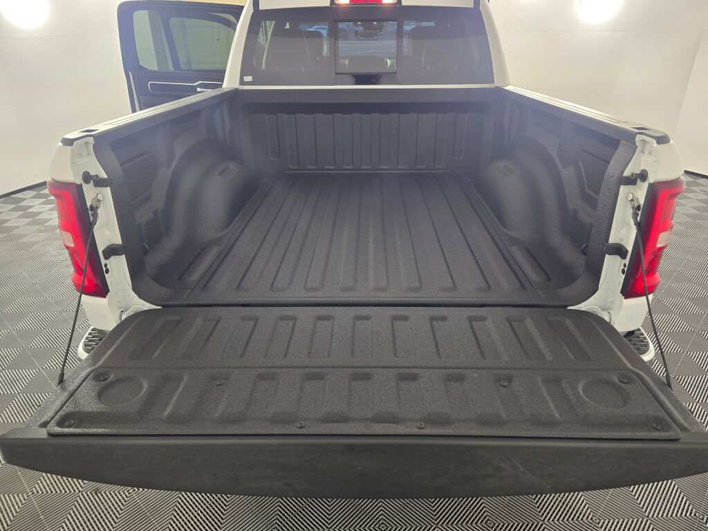 New 2026 RAM 1500 Laramie AWD/4WD image 12