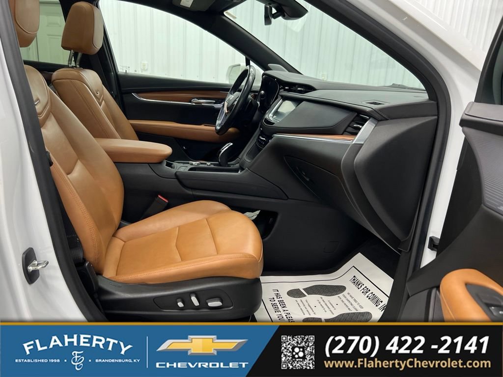 Used 2020 Cadillac XT5 Premium Luxury w/ LPO, Floor Liner Package AWD/4WD image 15