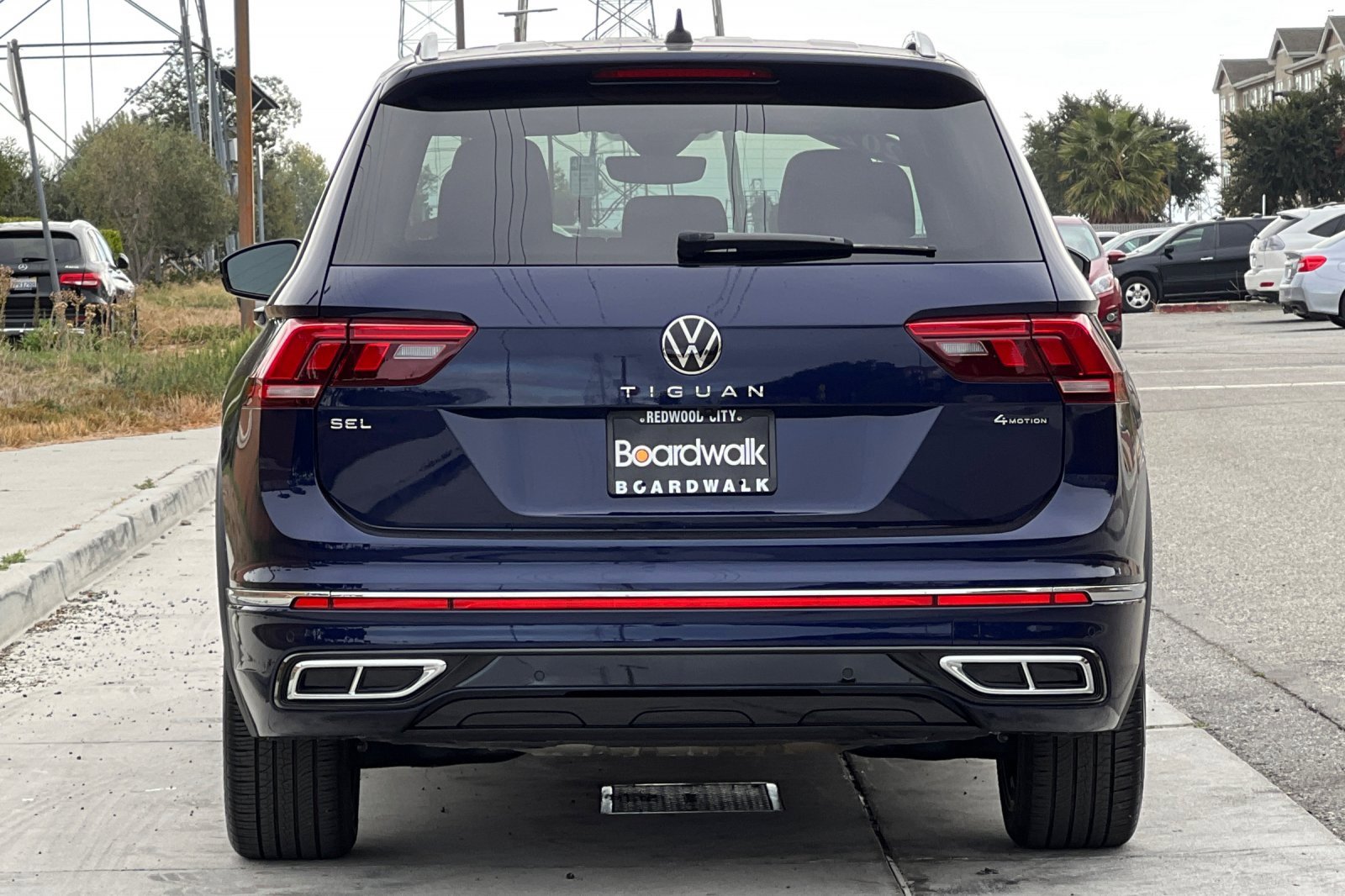 Used 2022 Volkswagen Tiguan SEL R-Line image 5