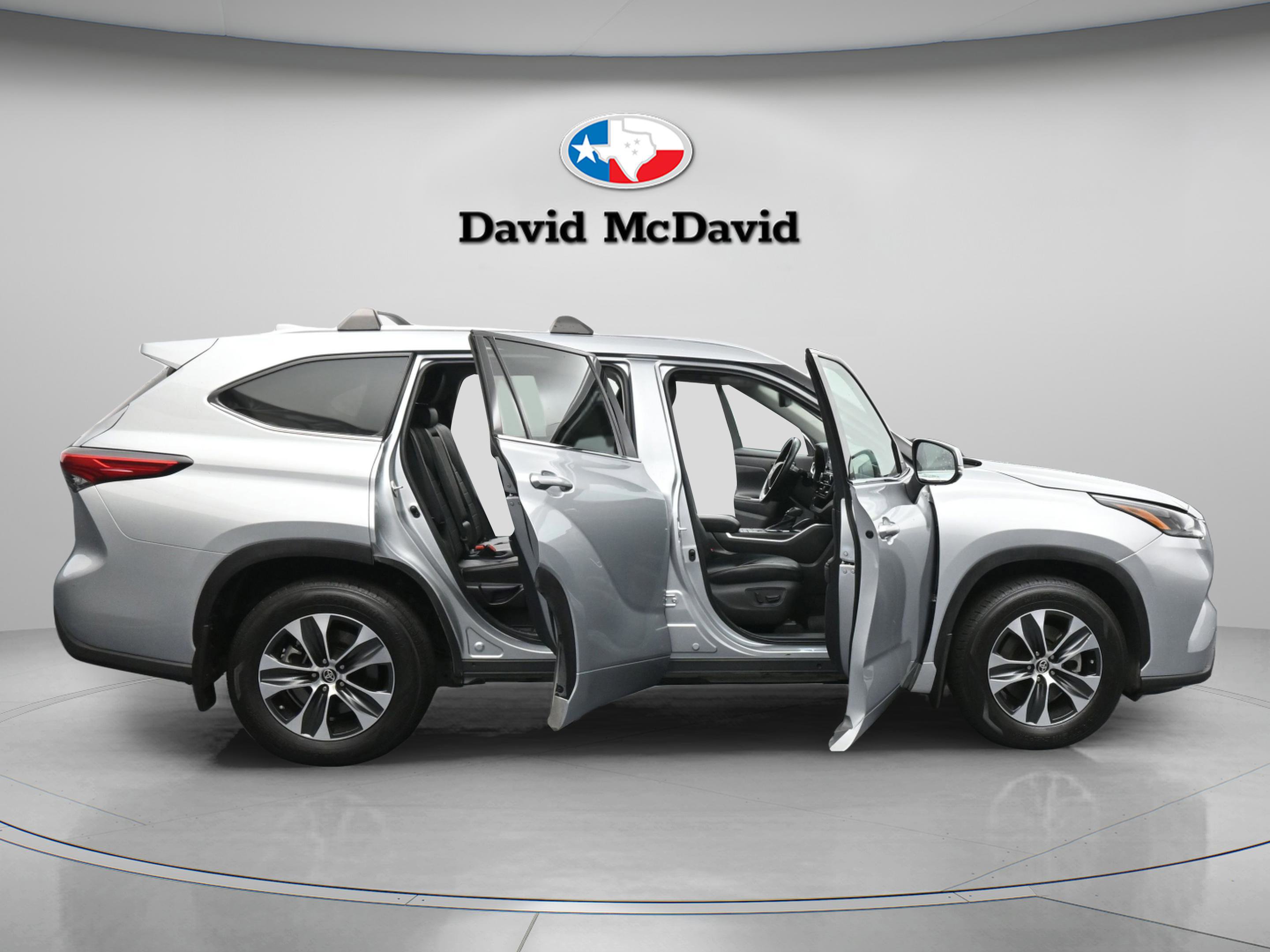 Used 2021 Toyota Highlander XLE image 42