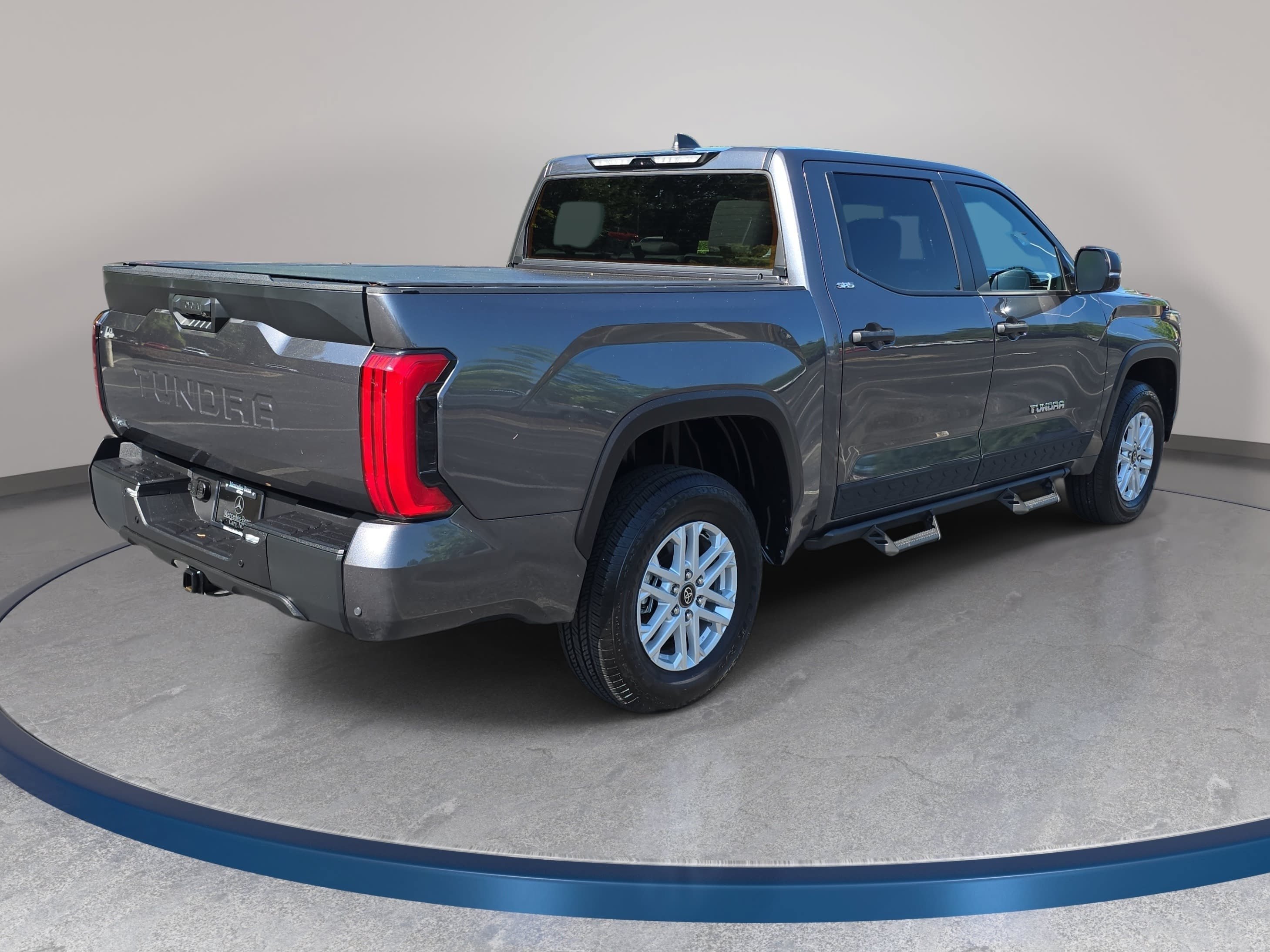 Used 2025 Toyota Tundra SR5 w/ SR5 Convenience Package AWD/4WD image 5