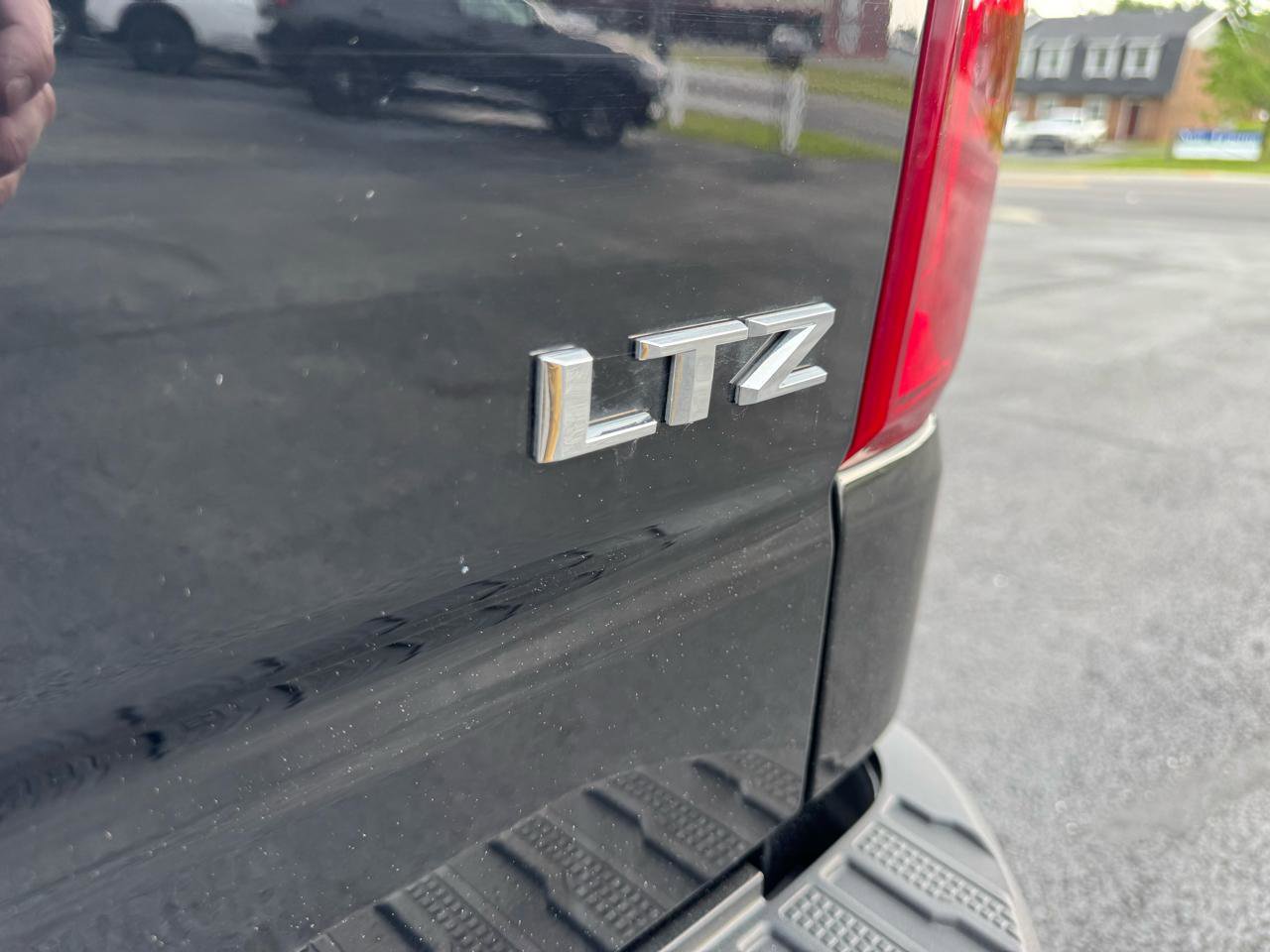 Used 2023 Chevrolet Silverado 1500 LTZ AWD/4WD image 9