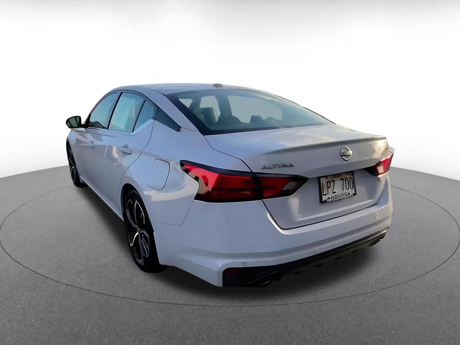 Used 2025 Nissan Altima 2.5 SR FWD image 10