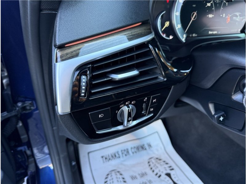 Used 2017 BMW 530i 530i Sedan 4D image 34