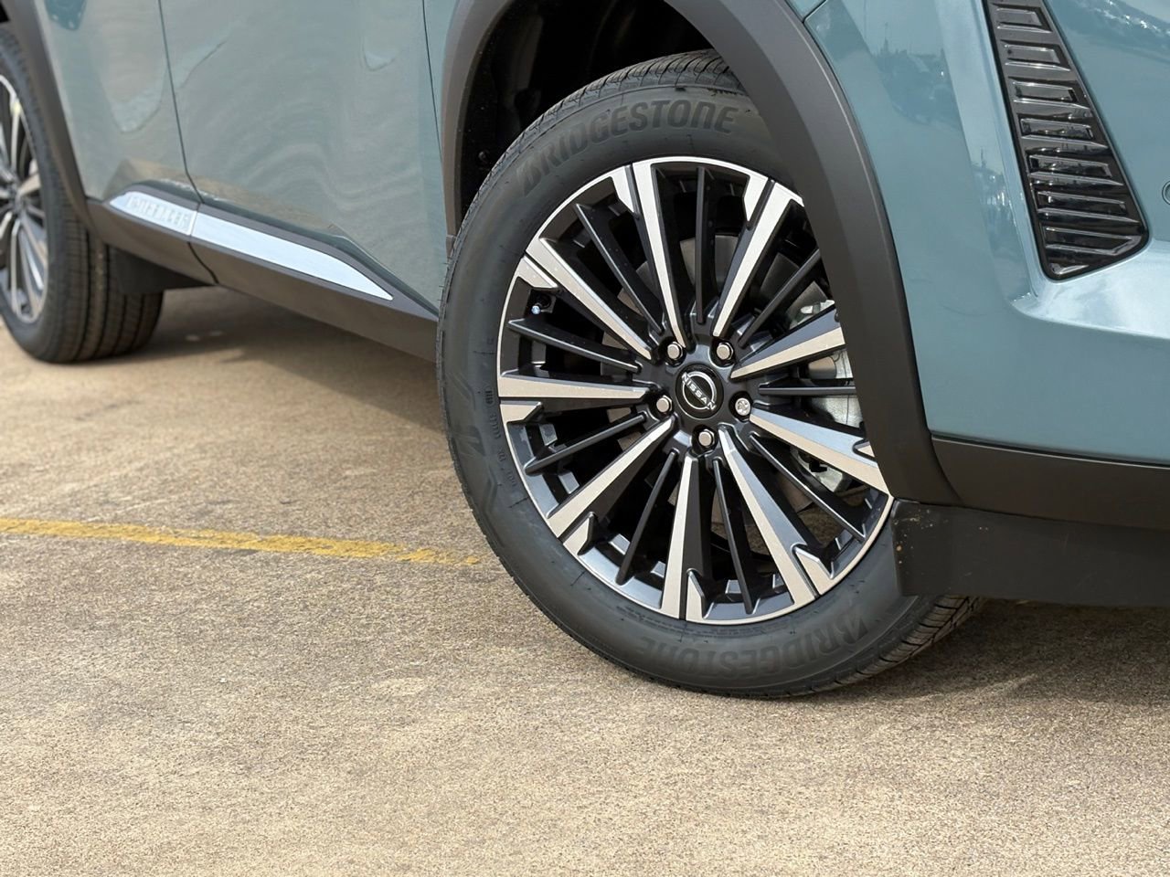 New 2026 Nissan Pathfinder Platinum image 10