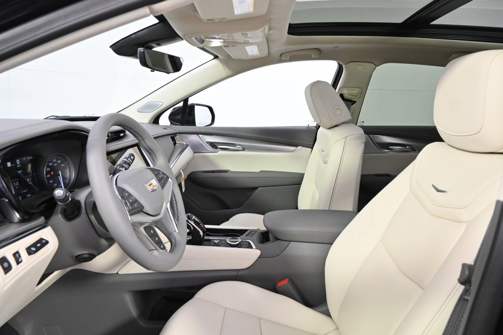 New 2025 Cadillac XT5 Premium Luxury w/ Technology Package image 13